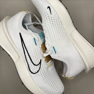 NIKE INTERACT RUN